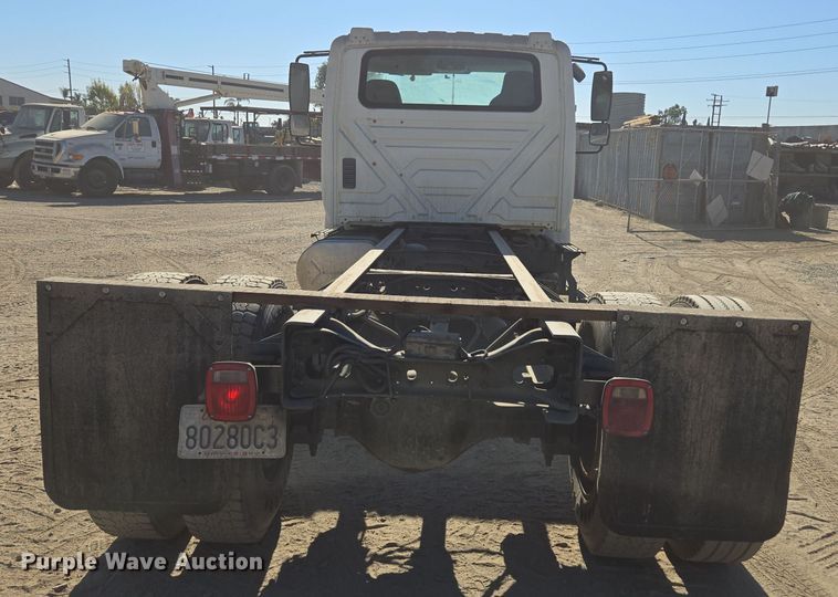 image for item EI4106 2010 International Durastar 4300 truck cab and chassis