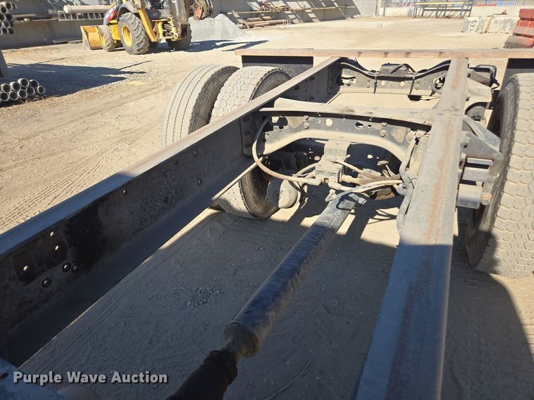 image for item EI4106 2010 International Durastar 4300 truck cab and chassis