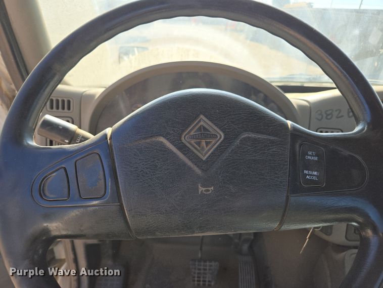 image for item EI4106 2010 International Durastar 4300 truck cab and chassis