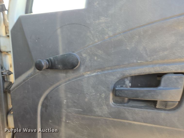 image for item EI4106 2010 International Durastar 4300 truck cab and chassis