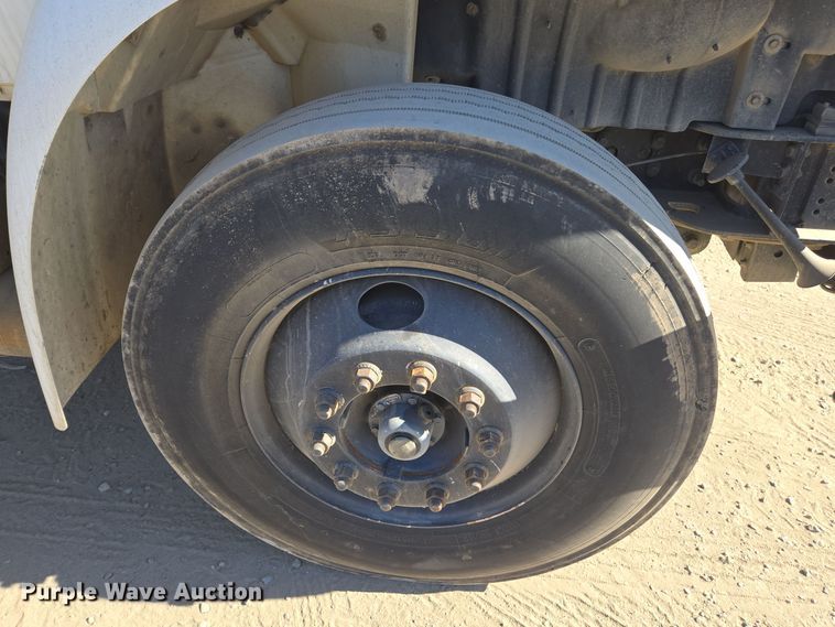 image for item EI4106 2010 International Durastar 4300 truck cab and chassis