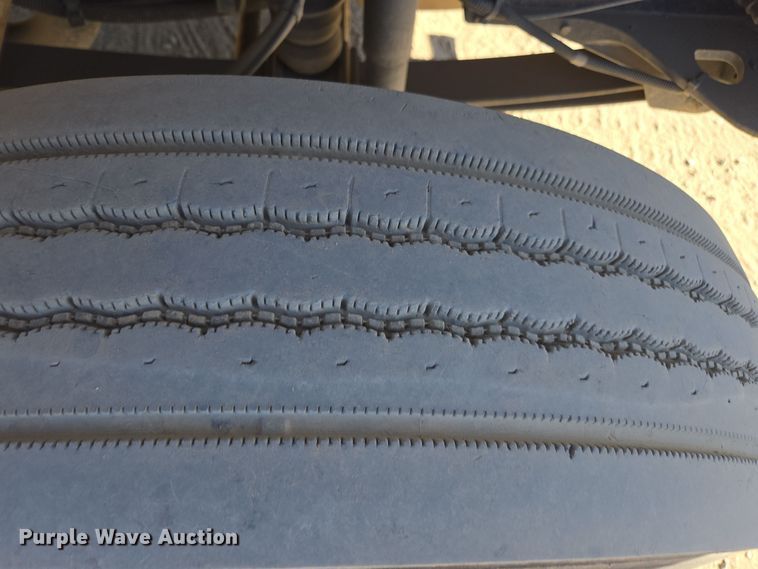 image for item EI4106 2010 International Durastar 4300 truck cab and chassis