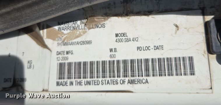 image for item EI4106 2010 International Durastar 4300 truck cab and chassis