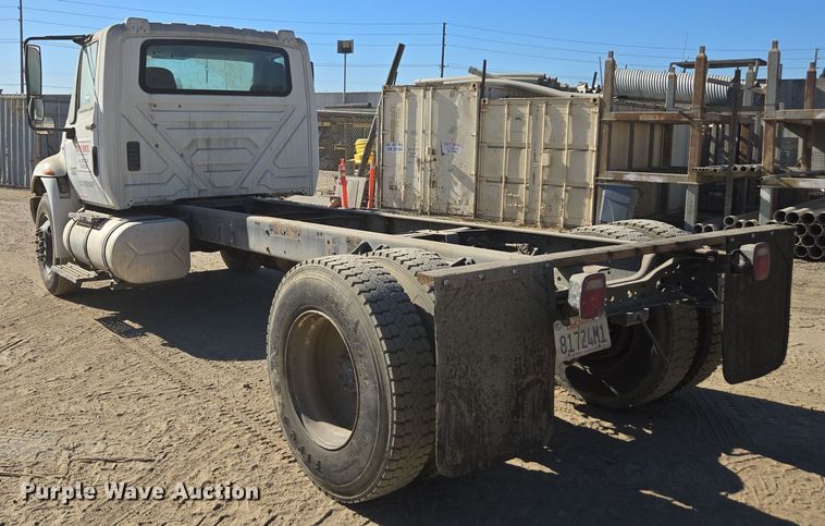 image for item EI4107 2010 International Durastar 4300 truck cab and chassis