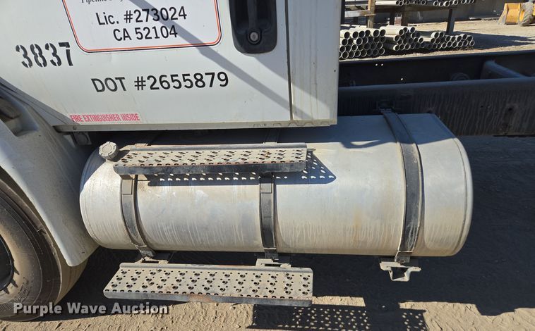 image for item EI4107 2010 International Durastar 4300 truck cab and chassis