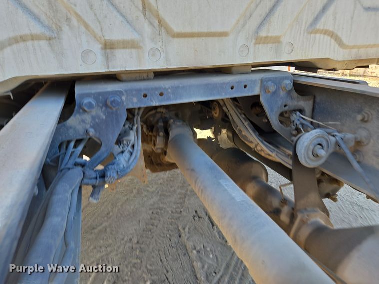 image for item EI4107 2010 International Durastar 4300 truck cab and chassis