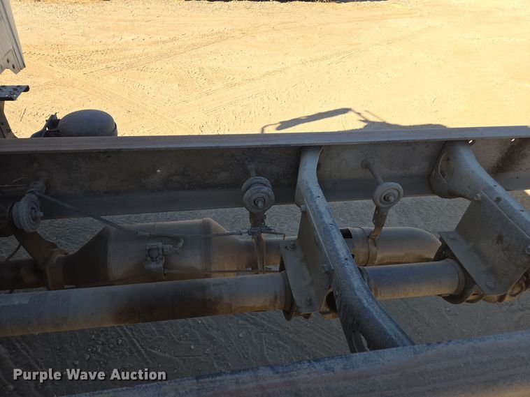 image for item EI4107 2010 International Durastar 4300 truck cab and chassis