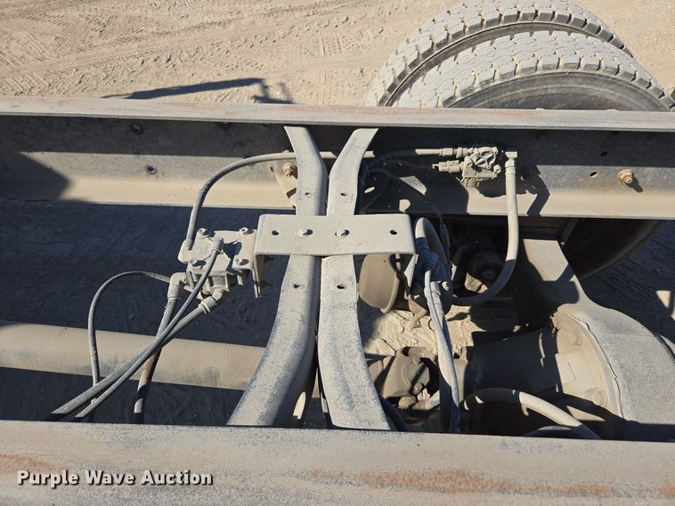 image for item EI4107 2010 International Durastar 4300 truck cab and chassis