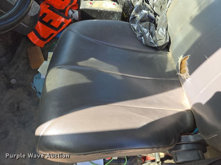 image for item EI4107 2010 International Durastar 4300 truck cab and chassis