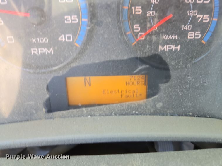 image for item EI4107 2010 International Durastar 4300 truck cab and chassis