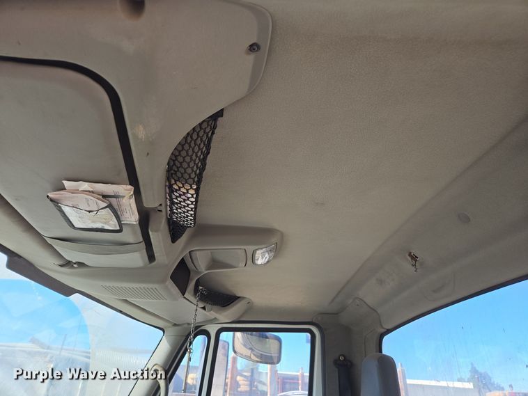 image for item EI4107 2010 International Durastar 4300 truck cab and chassis