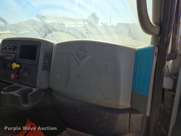 image for item EI4107 2010 International Durastar 4300 truck cab and chassis