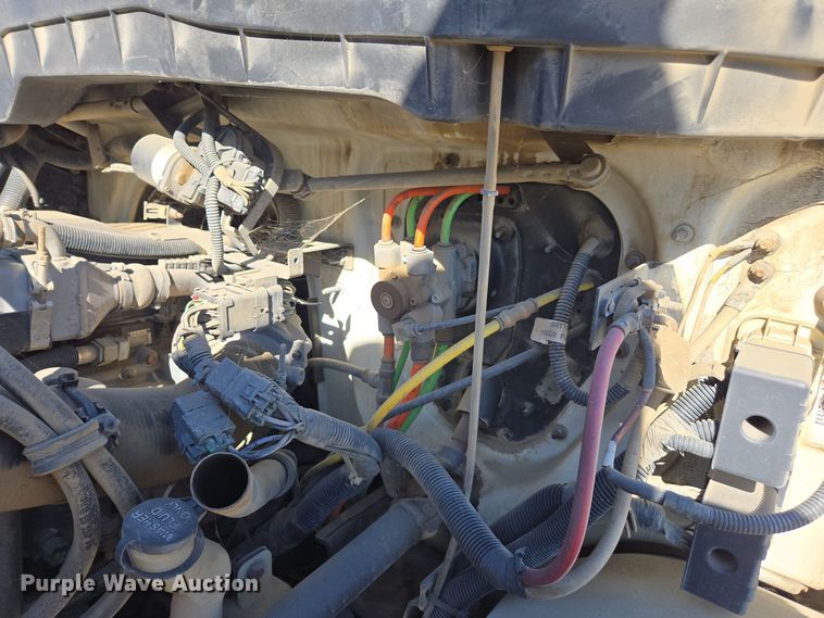 image for item EI4107 2010 International Durastar 4300 truck cab and chassis