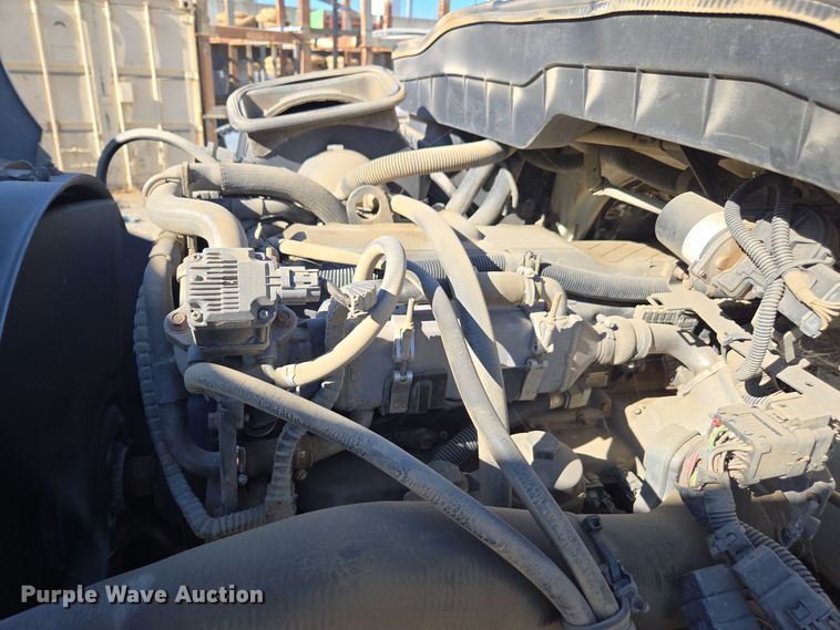 image for item EI4107 2010 International Durastar 4300 truck cab and chassis