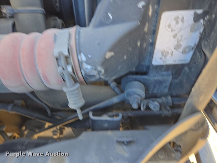 image for item EI4107 2010 International Durastar 4300 truck cab and chassis