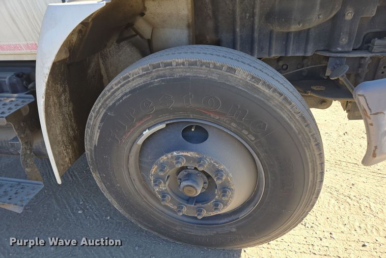 image for item EI4107 2010 International Durastar 4300 truck cab and chassis