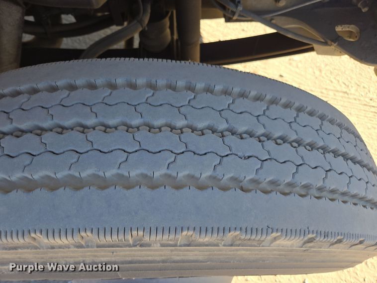 image for item EI4107 2010 International Durastar 4300 truck cab and chassis