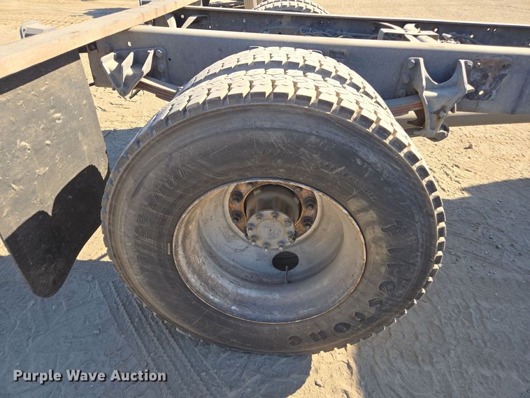 image for item EI4107 2010 International Durastar 4300 truck cab and chassis