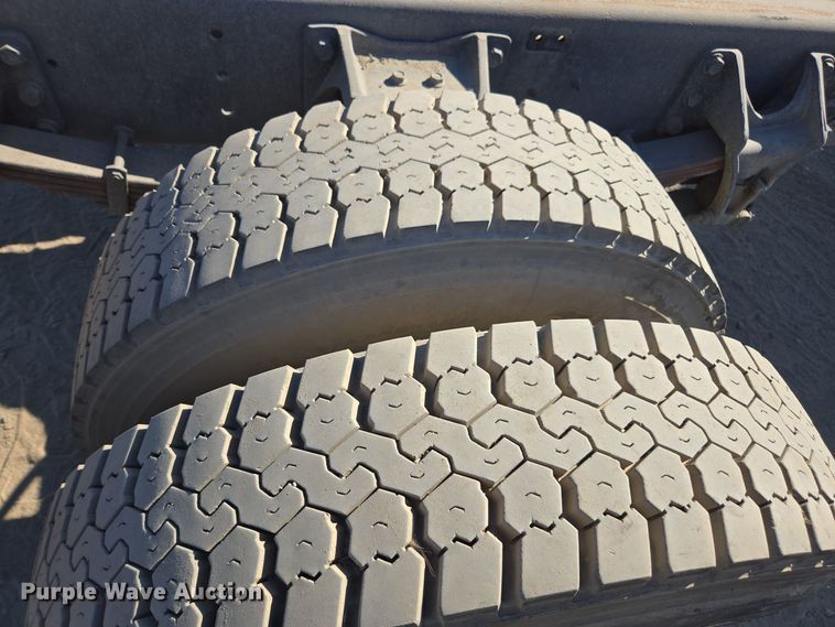 image for item EI4107 2010 International Durastar 4300 truck cab and chassis