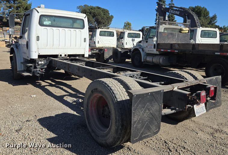 image for item EI4108 2008 Freightliner Business Class M2 truck cab and chassis