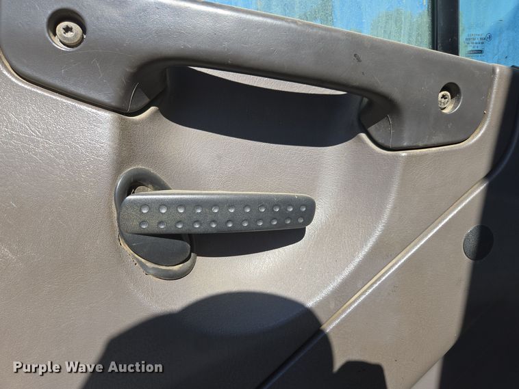 image for item EI4108 2008 Freightliner Business Class M2 truck cab and chassis