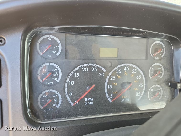 image for item EI4108 2008 Freightliner Business Class M2 truck cab and chassis