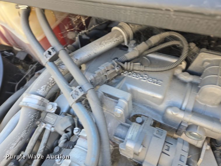 image for item EI4108 2008 Freightliner Business Class M2 truck cab and chassis