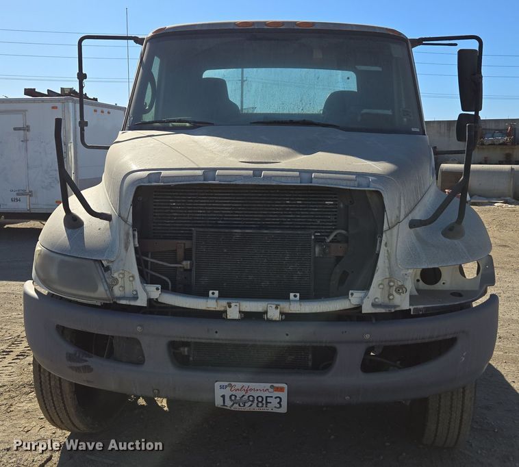 image for item EI4110 2010 International Durastar 4300 truck cab and chassis