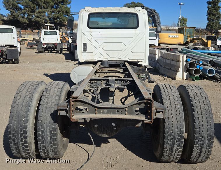 image for item EI4110 2010 International Durastar 4300 truck cab and chassis