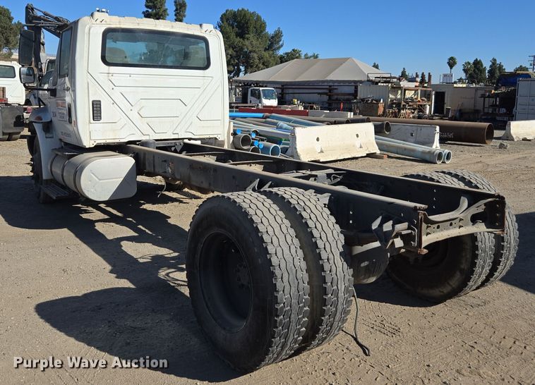 image for item EI4110 2010 International Durastar 4300 truck cab and chassis