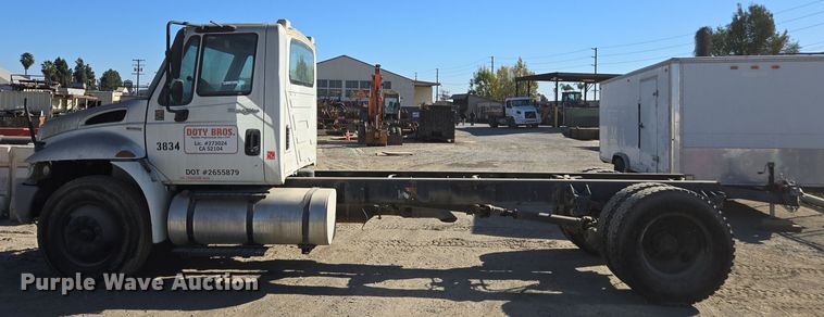 image for item EI4110 2010 International Durastar 4300 truck cab and chassis