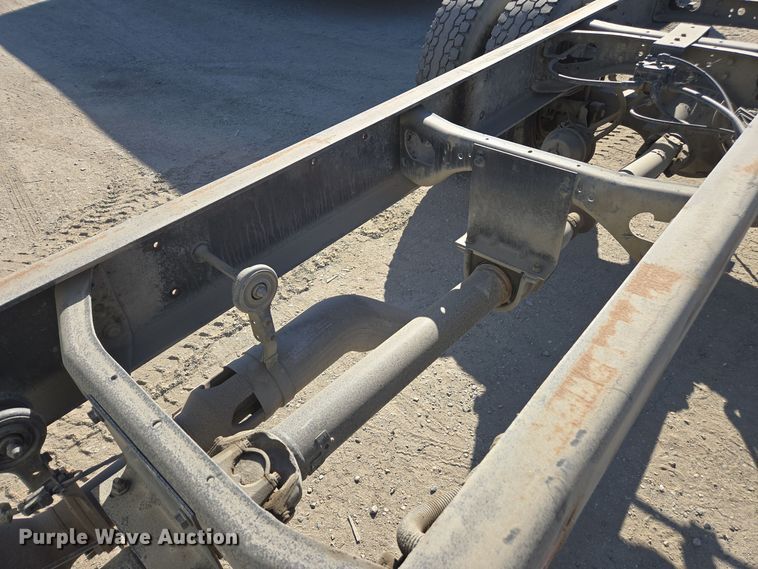 image for item EI4110 2010 International Durastar 4300 truck cab and chassis