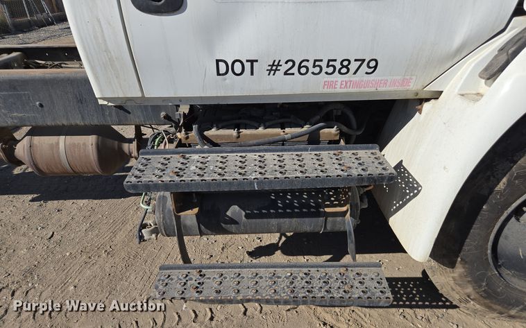 image for item EI4110 2010 International Durastar 4300 truck cab and chassis