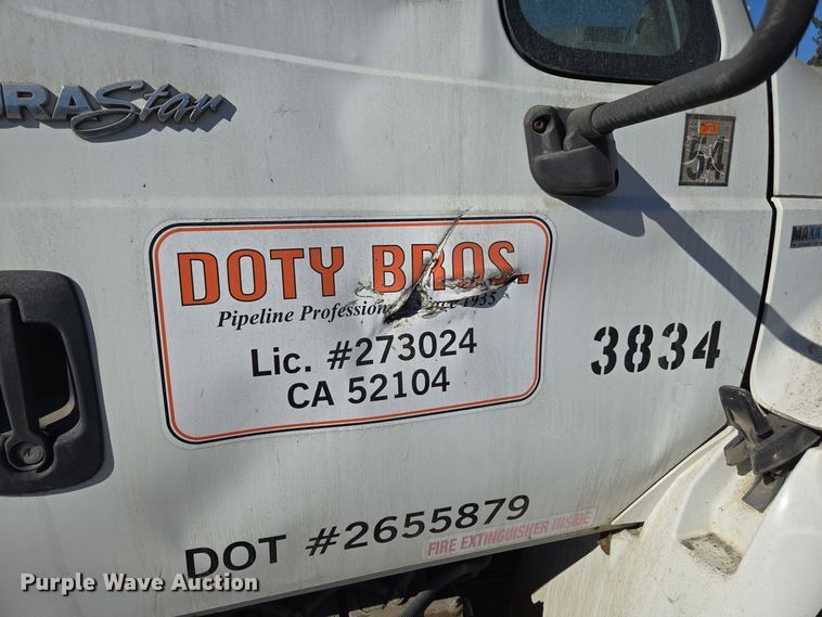 image for item EI4110 2010 International Durastar 4300 truck cab and chassis