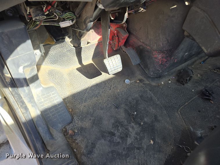 image for item EI4110 2010 International Durastar 4300 truck cab and chassis