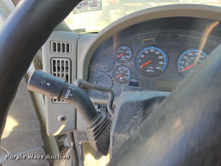 image for item EI4110 2010 International Durastar 4300 truck cab and chassis