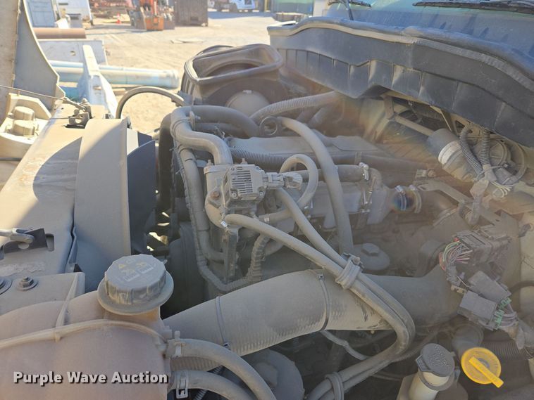 image for item EI4110 2010 International Durastar 4300 truck cab and chassis