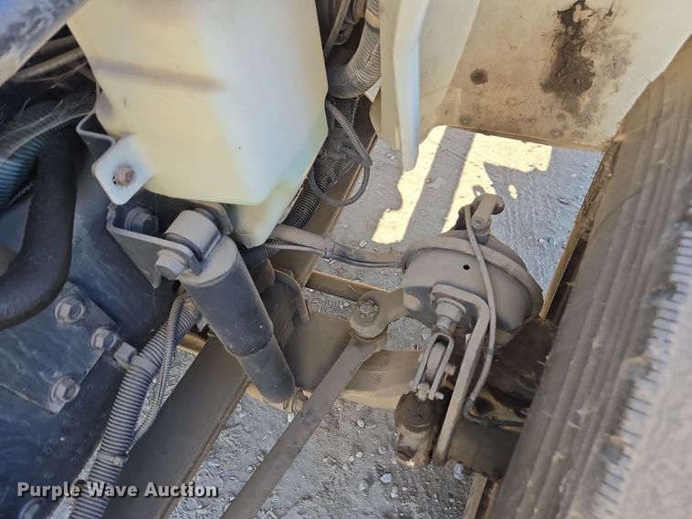 image for item EI4110 2010 International Durastar 4300 truck cab and chassis