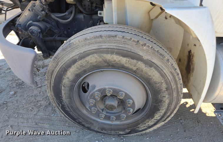 image for item EI4110 2010 International Durastar 4300 truck cab and chassis