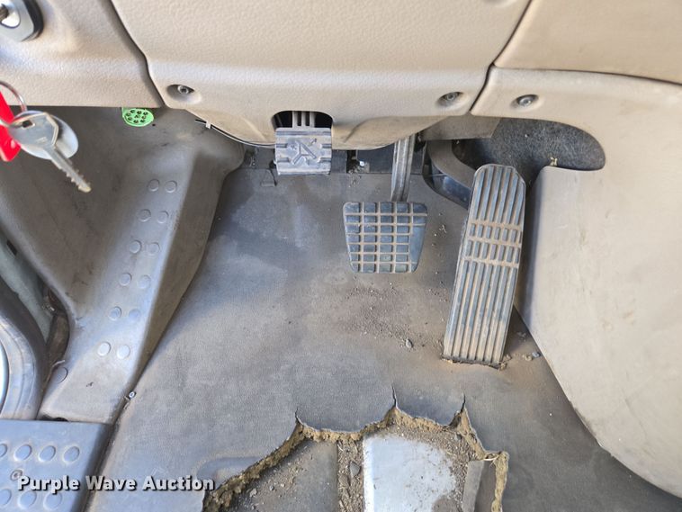 image for item EI4165 2015 Freightliner Cascadia 125 semi truck