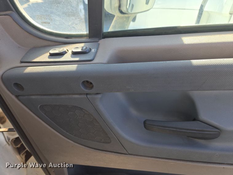 image for item EI4165 2015 Freightliner Cascadia 125 semi truck