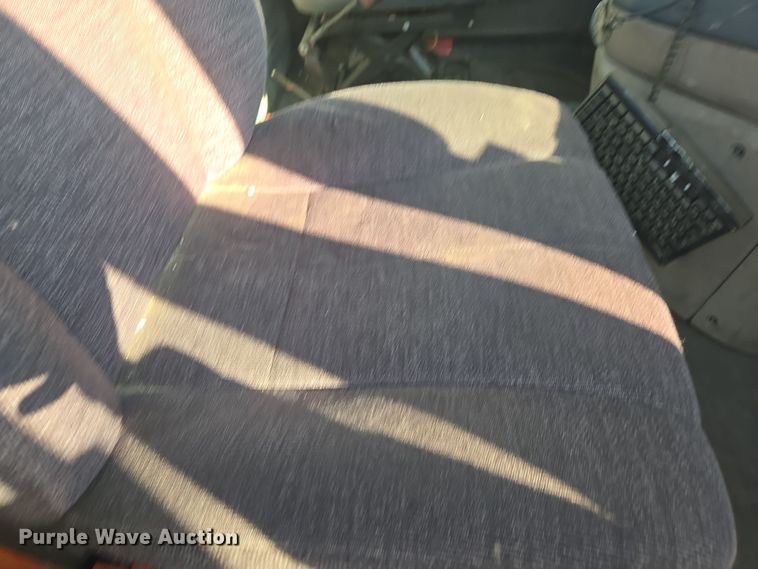 image for item EI4165 2015 Freightliner Cascadia 125 semi truck