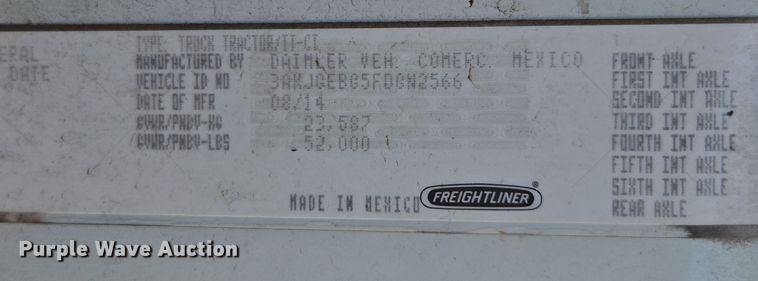 image for item EI4165 2015 Freightliner Cascadia 125 semi truck