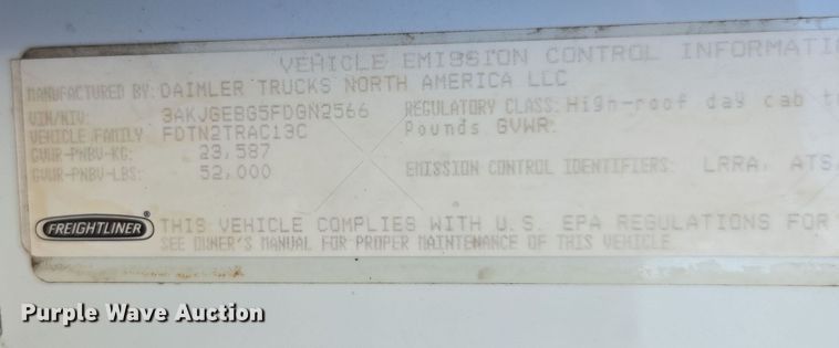 image for item EI4165 2015 Freightliner Cascadia 125 semi truck