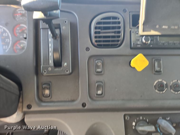 image for item EI4166 2016 Freightliner Business Class M2 106 refrigerated truck