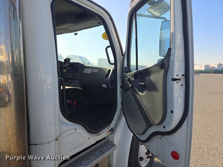 image for item EI4166 2016 Freightliner Business Class M2 106 refrigerated truck