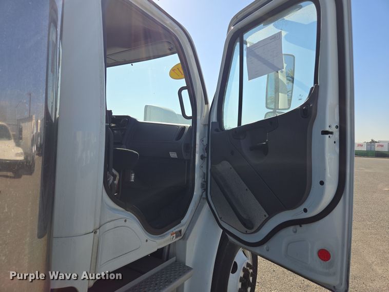 image for item EI4168 2017 Freightliner Business Class M2 106 refrigerated truck