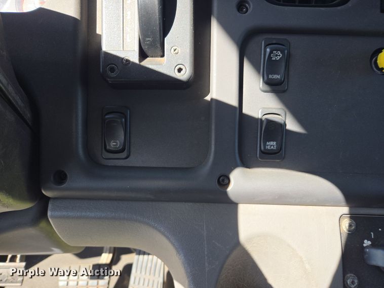 image for item EI4169 2016 Freightliner Business Class M2 106 refrigerated truck