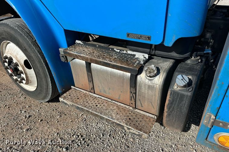 image for item EK0364 2014 Freightliner M2 flatbed truck