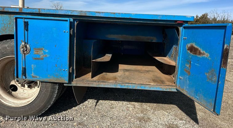 image for item EK0364 2014 Freightliner M2 flatbed truck